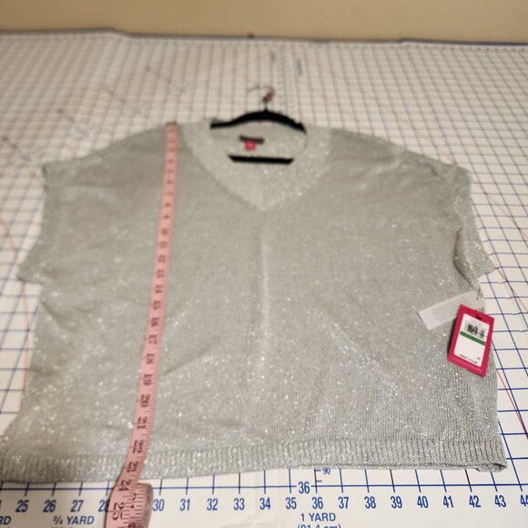 Vince Camuto V Neck Sweater NWT Silver Large- Hole in shoulder - Picture 2 of 11